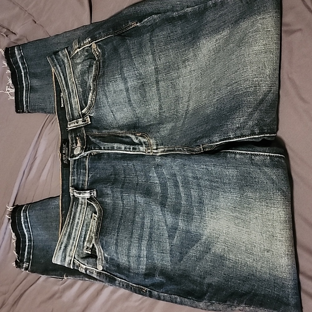 Judy Blues size 9/29 released hem/flare jean